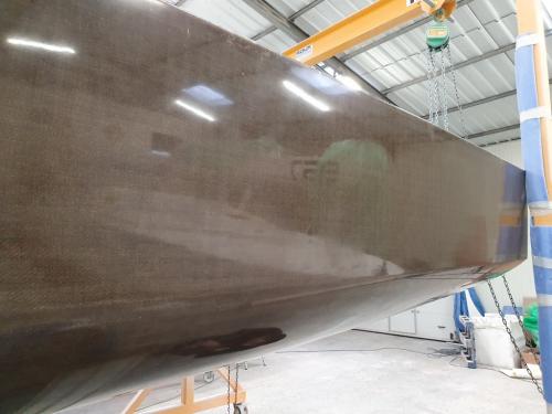 Le Mojito 650 04 : vue de la l'arri&egrave;re de la coque en lin