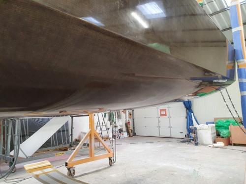 Le Mojito 650 04 : vue de la l'arri&egrave;re de la coque en lin