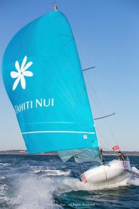 Maxi 650 986 MoanaCr&eacute;dit photo Pierre BOURAS