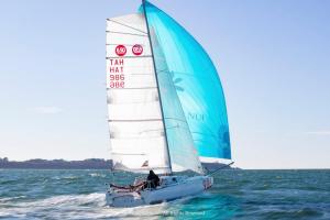 Maxi 650 986 MoanaCr&eacute;dit photo Pierre BOURAS