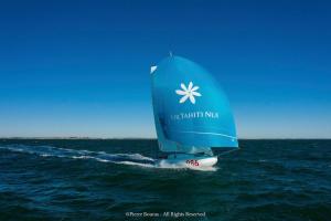 Maxi 650 986 MoanaCr&eacute;dit photo Pierre BOURAS